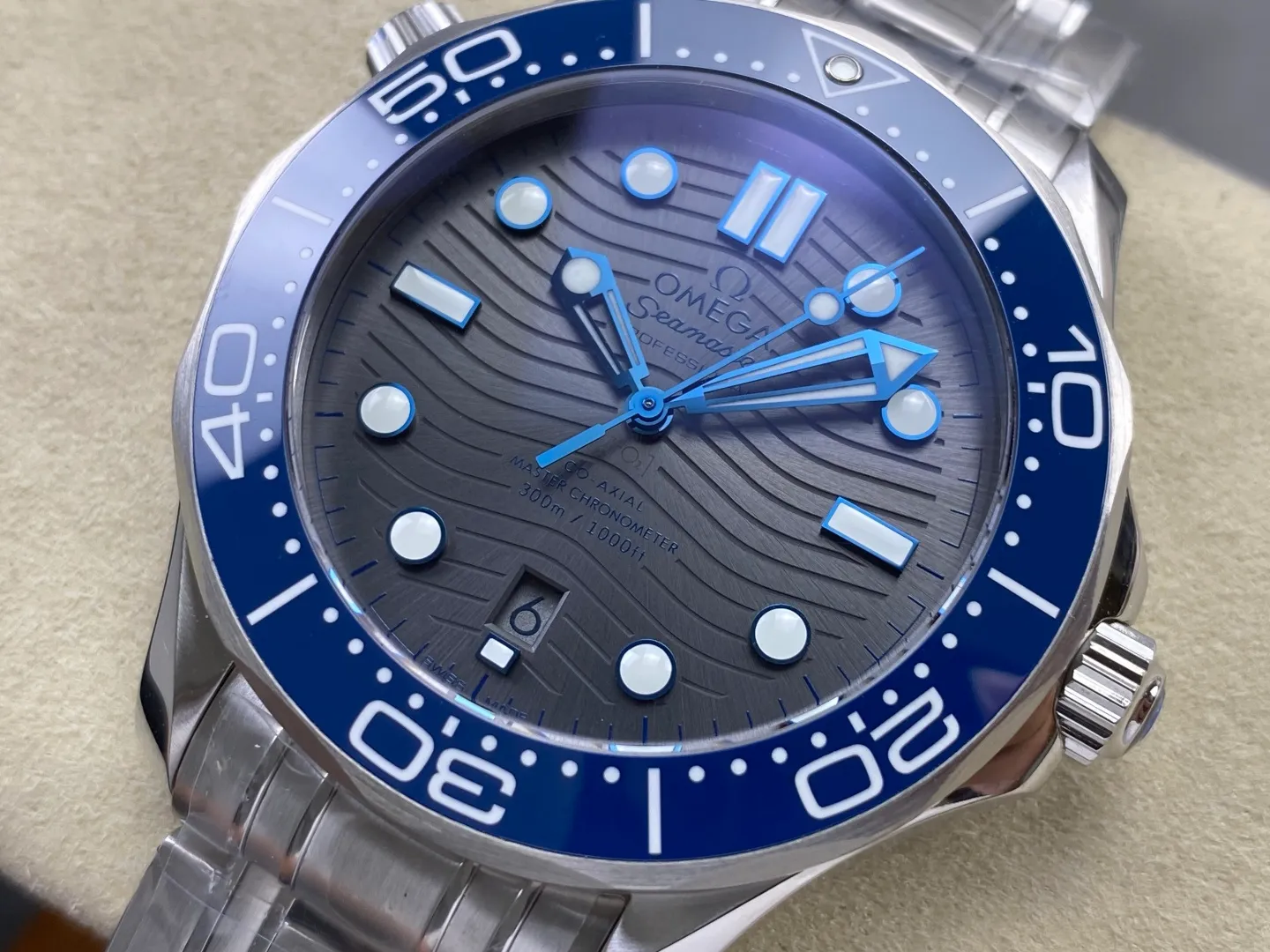 OMEGA Seamaster Diver 300M SS ORF 1:1 Best Edition Blue Ceramic Gray Dial on SS Bracelet (Free Spring) 32 4995eff78fa9d95 AMO Watch