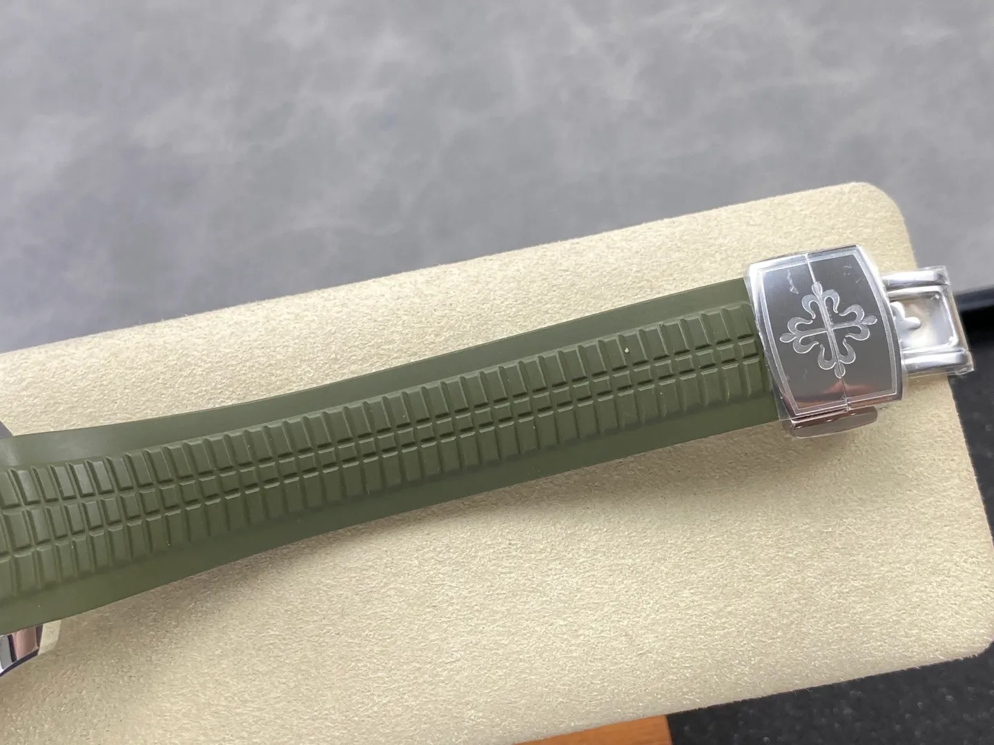 PP Aquanaut 5168G 42mm SS WSF 1:1 Best Edition Green Dial On Green Rubber Strap Super Clone DD330 Weighted 150g 39 4a712d585944e96 AMO Watch