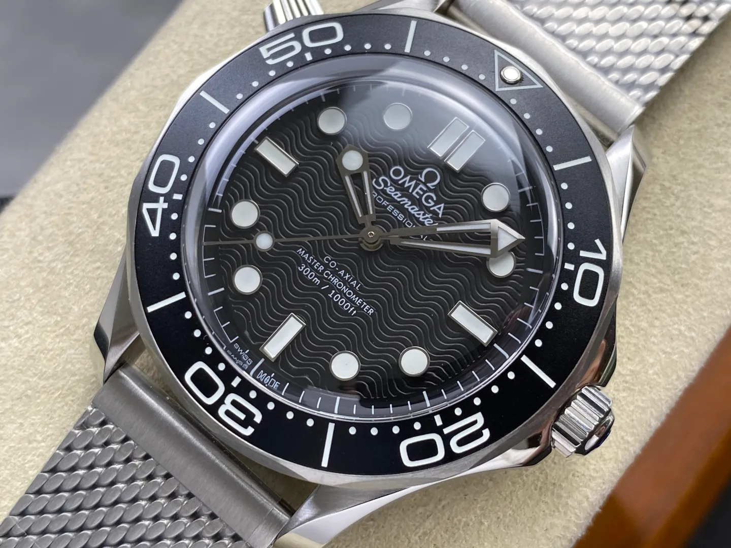 OMEGA Seamaster 300M Diver SS ORF 1:1 Best Edition Black Wave Dial on SS Mesh Bracelet (Free Spring) 26 5b013cff68a7d28 AMO Watch