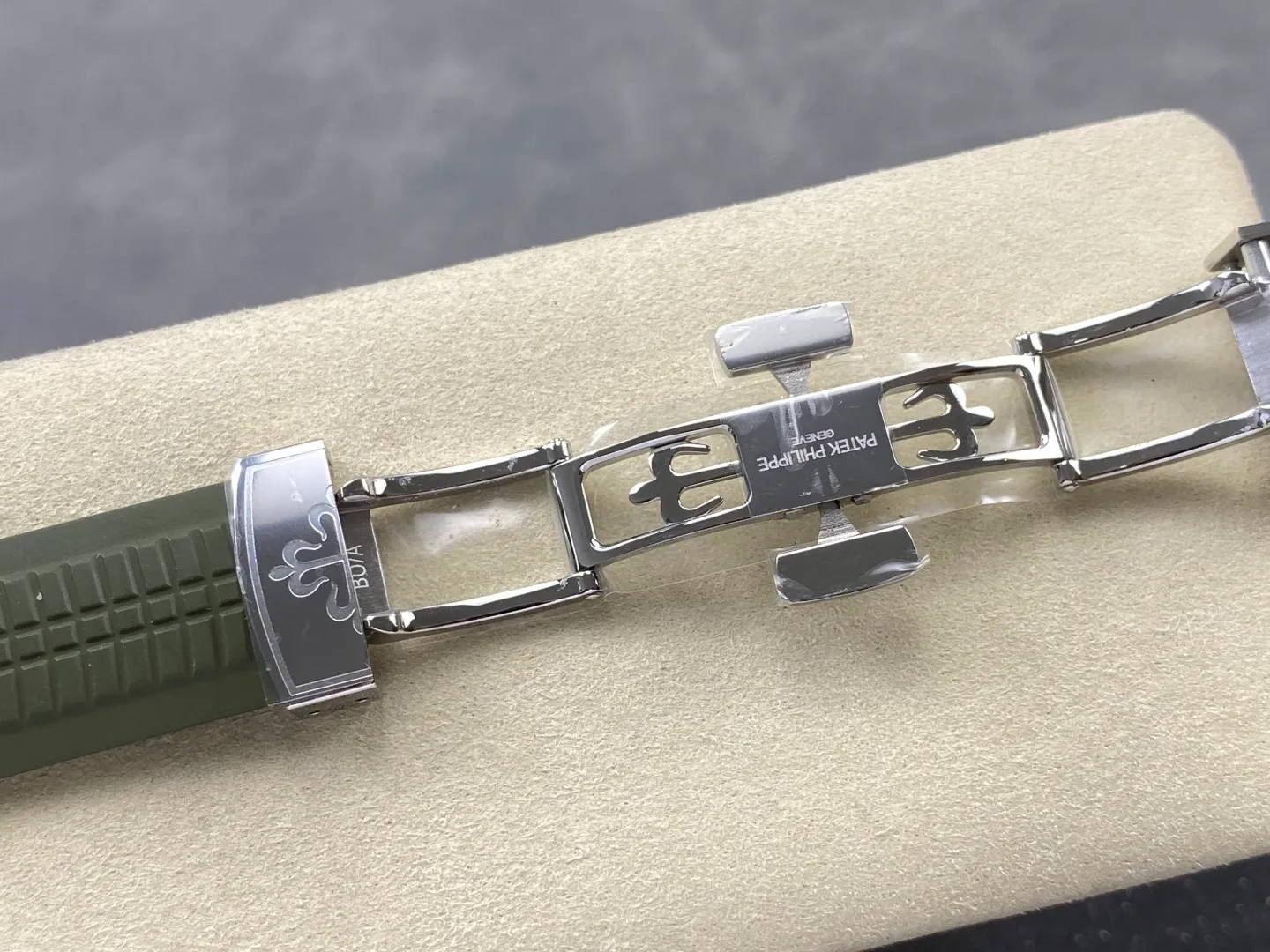 PP Aquanaut 5168G 42mm SS WSF 1:1 Best Edition Green Dial On Green Rubber Strap Super Clone DD330 Weighted 150g 40 5f72bb4d05fe28a AMO Watch