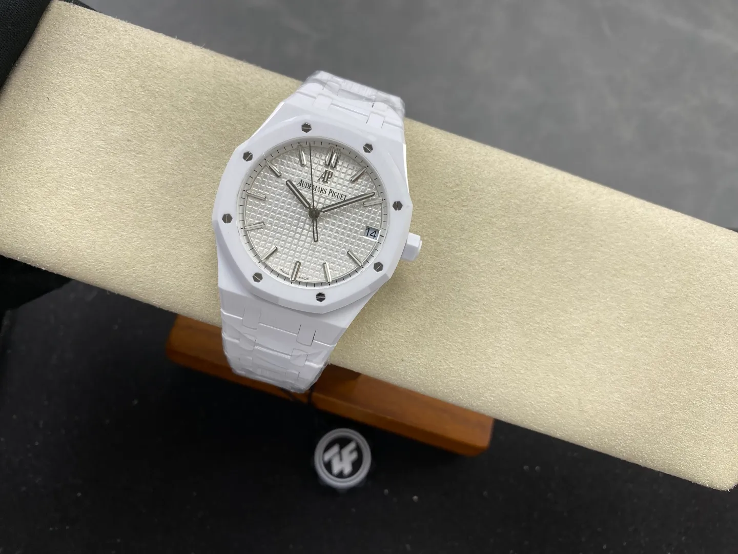 AP Royal Oak 41mm 15500 White Ceramic ZF 1:1 Best Edition White Dial on Ceramic Bracelet SA4302 Free Spring 31 856ca83fdee7ac8 AMO Watch