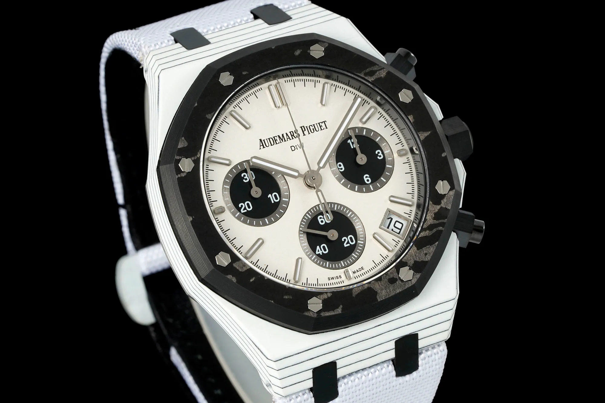 AP Royal Oak Chrono DIW 26240 41mm Quartz Fiber/NY White Dial APF SH4401 20 a152a6b9e9e48e4 AMO Watch