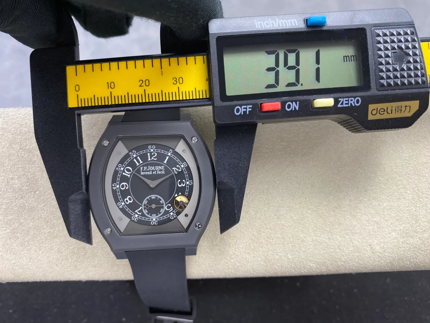 F.P.Journe Elegante PVD FPJF Best Edition Black Dial on Black Rubber Strap Quartz 51 c0817434772fb36 阿默表行AmoWatch