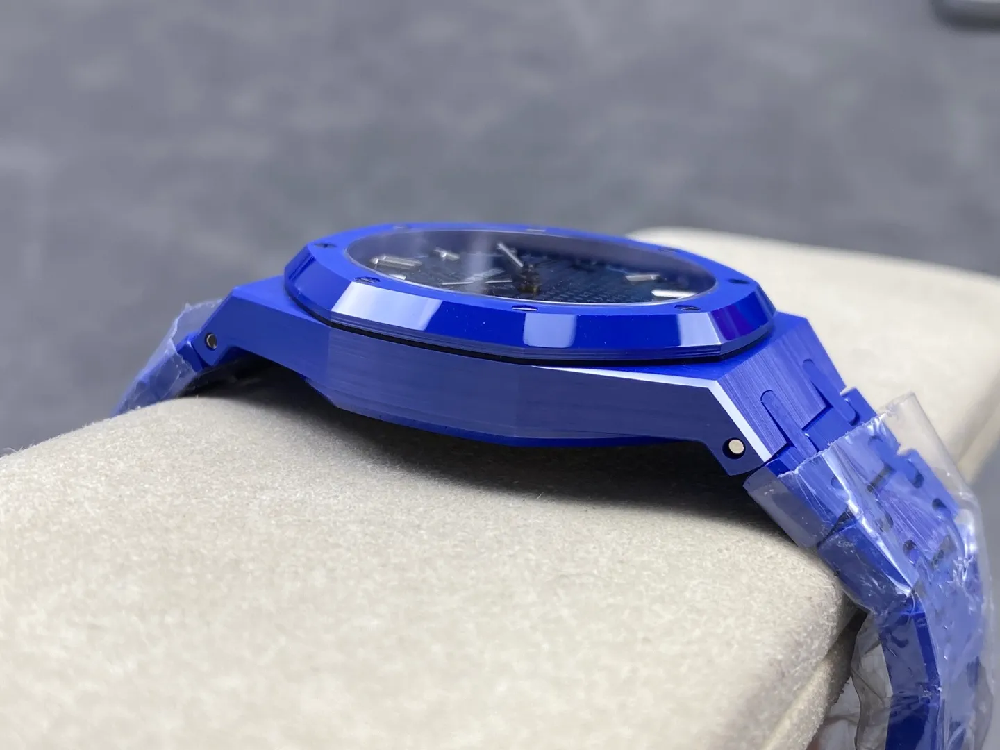 AP Royal Oak 41mm 15500 Blue Ceramic ZF 1:1 Best Edition Blue Dial on Ceramic Bracelet SA4302 Free Spring 32 c6d832f2b7f5364 AMO Watch