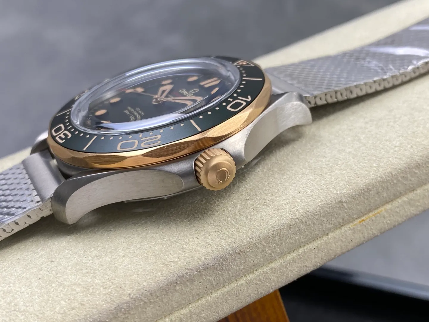 OMEGA Seamaster 300M Diver Titanium/Bronze ORF 1:1 Best Edition Green Dial on Titanium Mesh Bracelet(Free Spring) 35 e1323a1b937b283 AMO Watch
