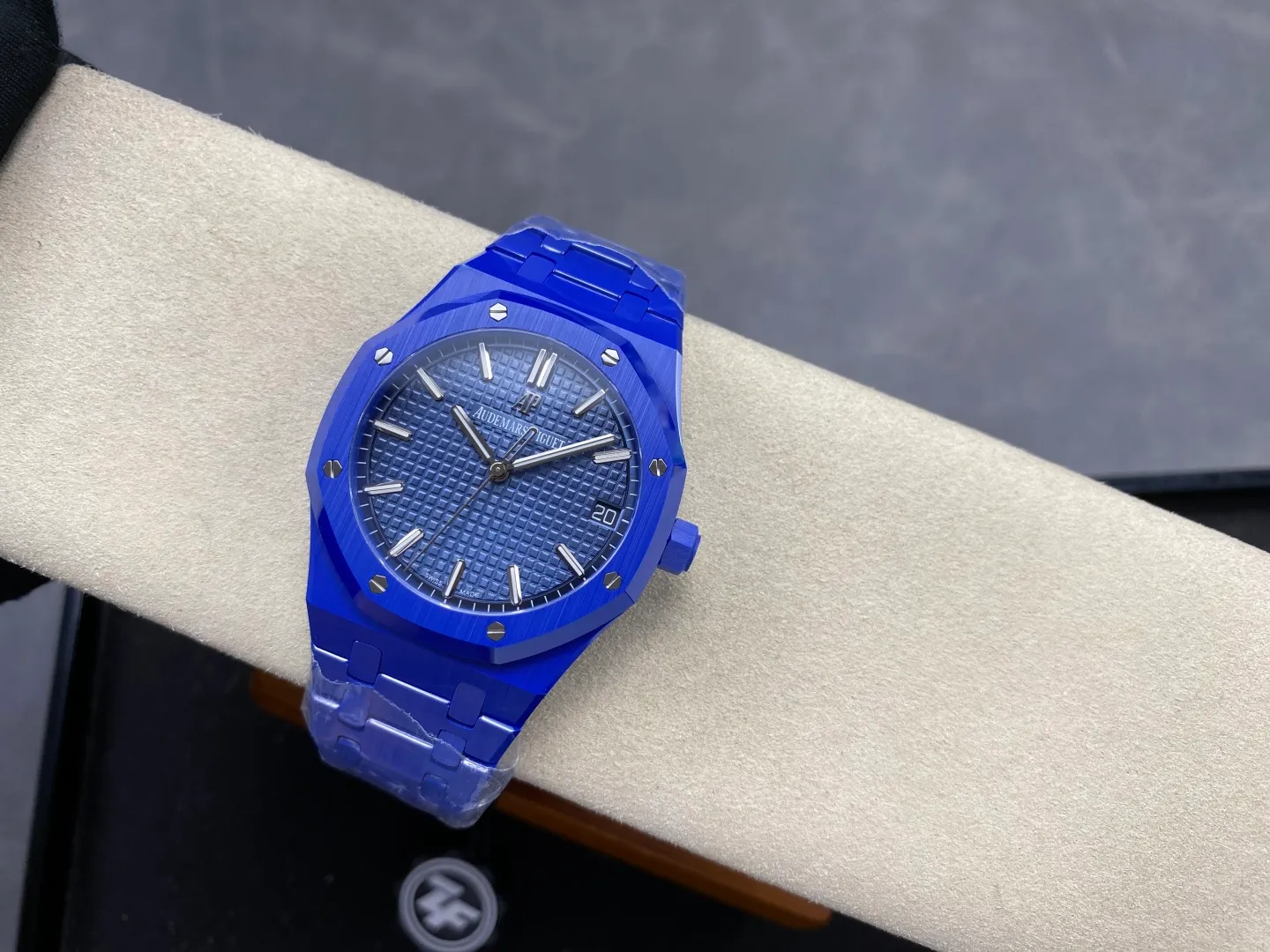 AP Royal Oak 41mm 15500 Blue Ceramic ZF 1:1 Best Edition Blue Dial on Ceramic Bracelet SA4302 Free Spring 31 ea2ad64a14d7faa AMO Watch