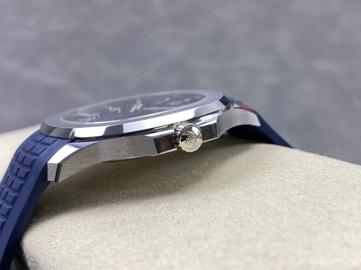 PP Aquanaut 5168G 42mm SS WSF 1:1 Best Edition Blue Dial On Blue Rubber Strap Super Clone DD330 Weighted 150g 36 f3b313de721416e AMO Watch