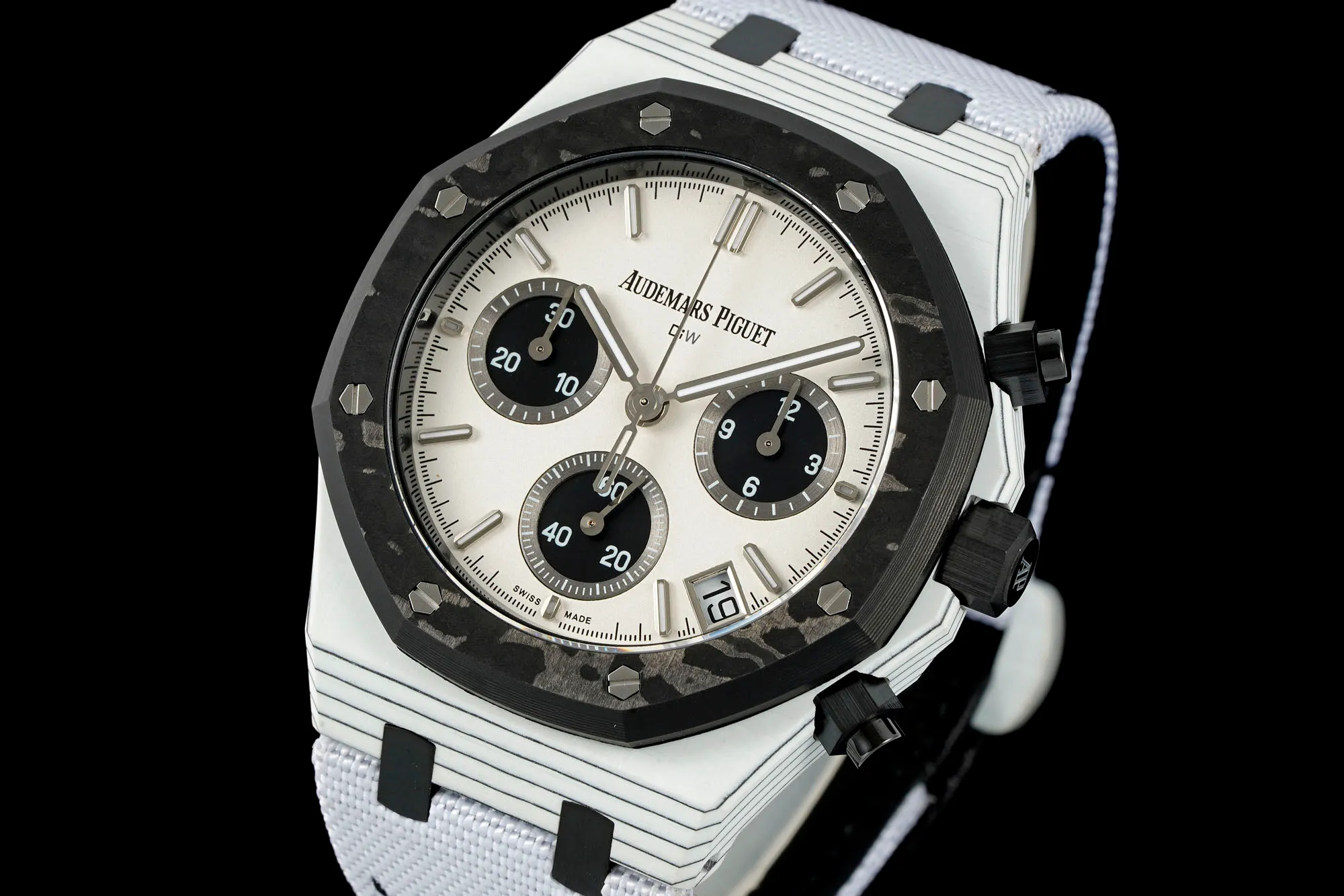 AP Royal Oak Chrono DIW 26240 41mm Quartz Fiber/NY White Dial APF SH4401 21 f74b58d2fe22441 AMO Watch