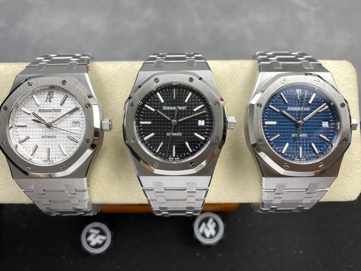 AP Royal Oak 39mm 15300 SS ZF 1:1 Best Edition Blue Textured Dial on SS Bracelet SA3120 Super Clone 33 252cdcbd0d18eb2 AMO Watch