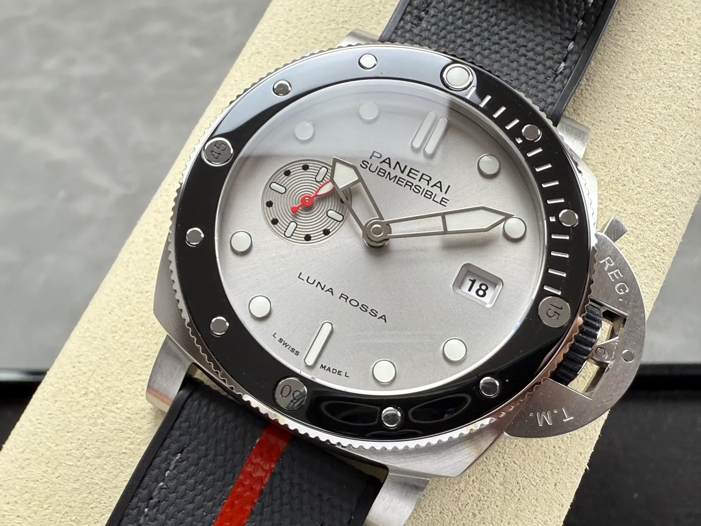 Panerai PAM1681 44mm Luna Rossa Submersible VSF 1:1 Best Edition On Gray Fabric Strap P900 29 317479bd0ebf46b AMO Watch