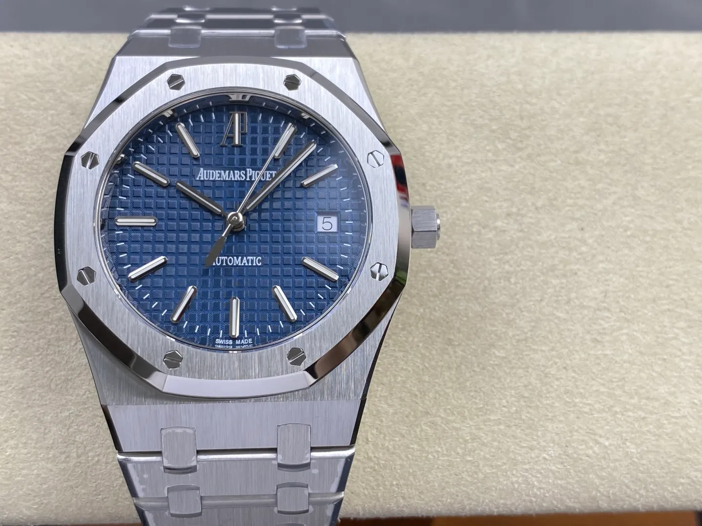 AP Royal Oak 39mm 15300 SS ZF 1:1 Best Edition Blue Textured Dial on SS Bracelet SA3120 Super Clone 34 3211248443f2e36 AMO Watch