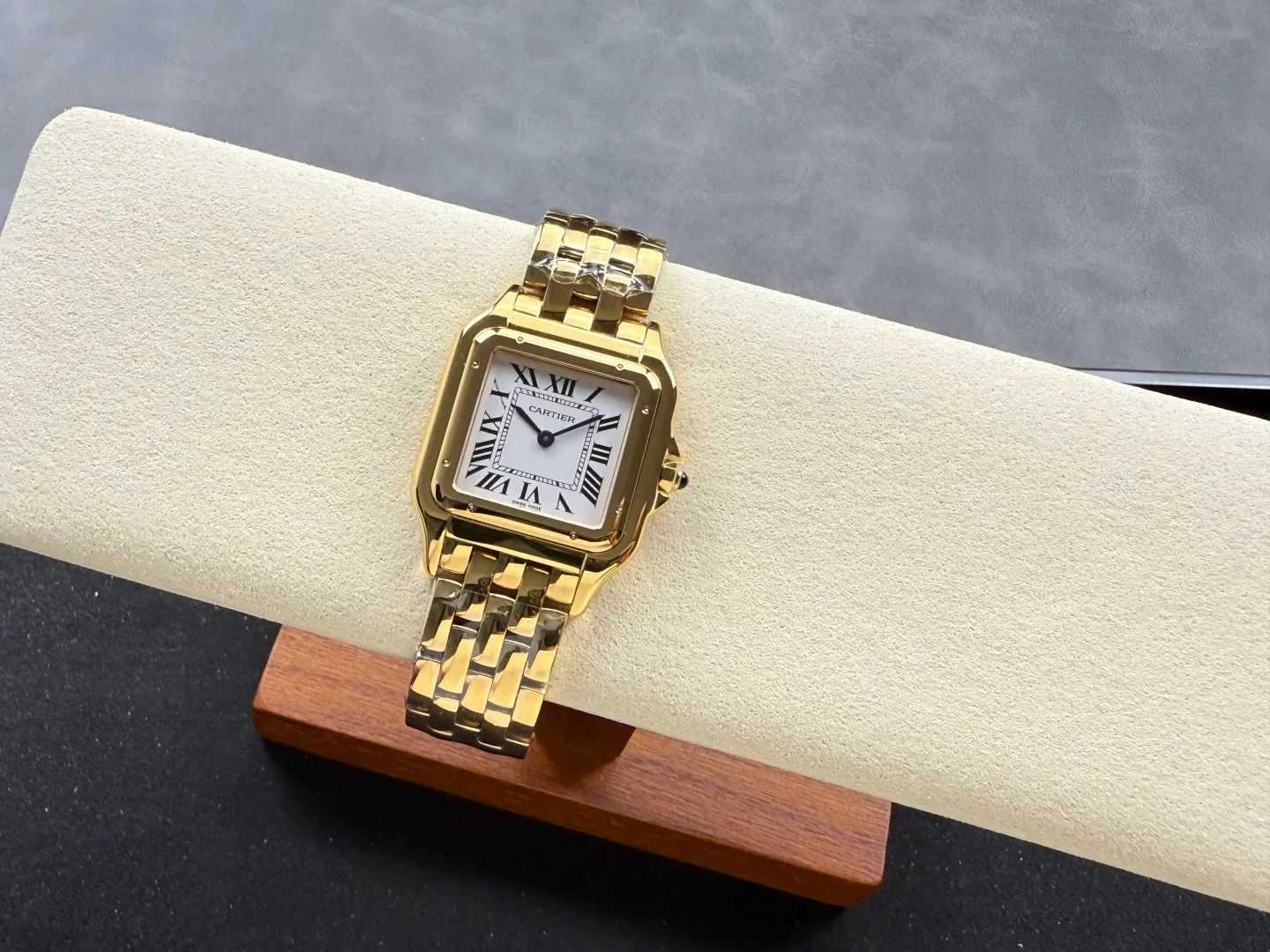 Cartier Panthère 31mm WGPN0051 BVF 1:1 Best Edition YG White Dial on YG Bracelet Ronda Quartz 31 32ec23901f20bc1 AMO Watch
