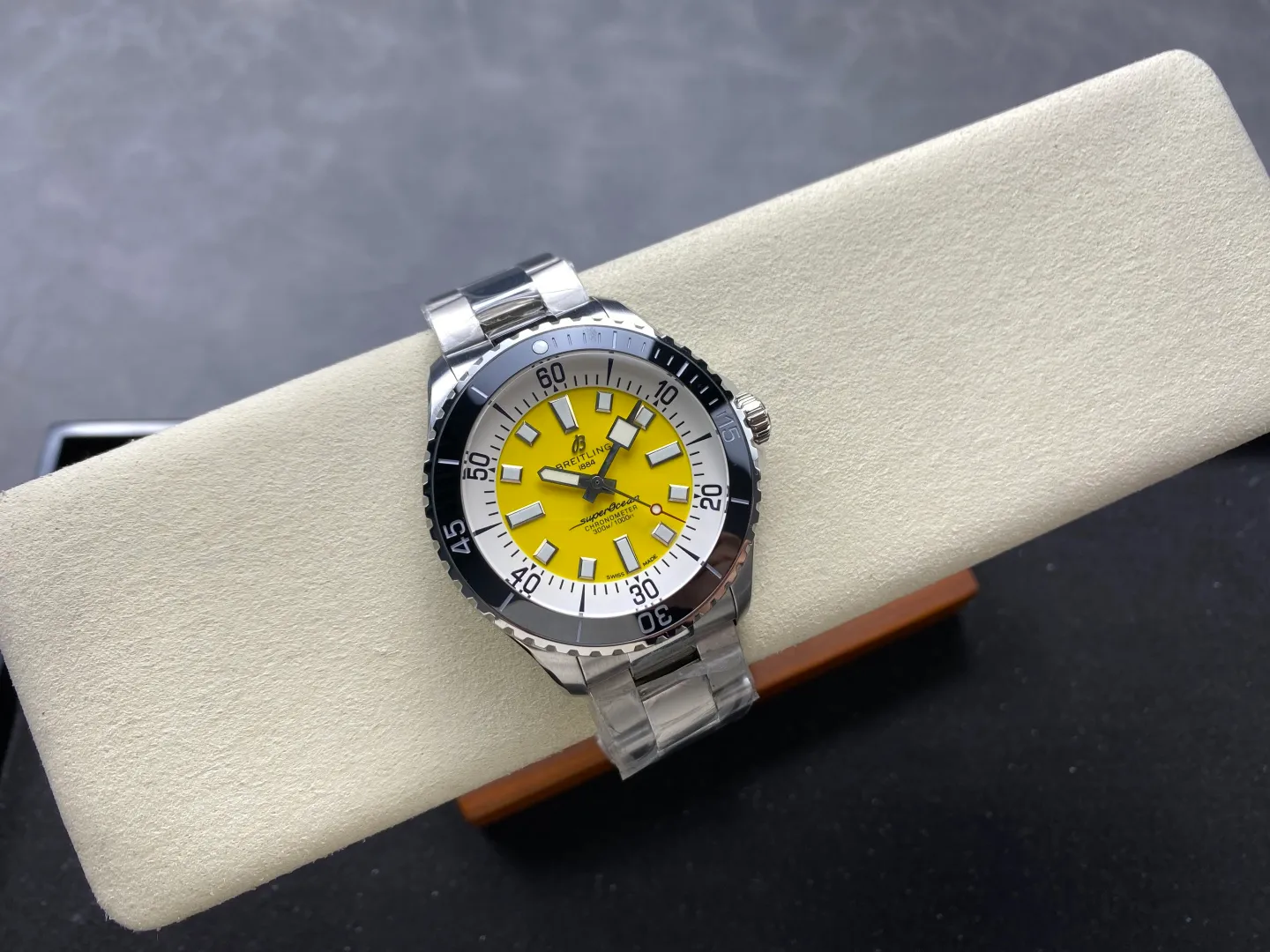 Breitling Superocean 44 SS TF Factory 1:1 Best Edition Black Ceramic Bezel Yellow Dial on SS Bracelet A2824 22 366b078ff3394b1 AMO Watch