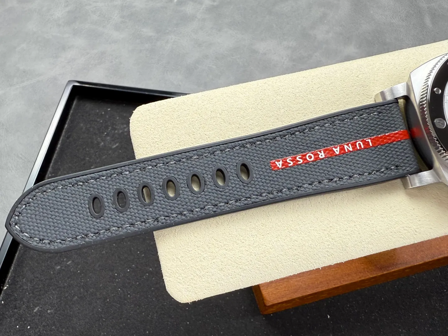 Panerai PAM1681 44mm Luna Rossa Submersible VSF 1:1 Best Edition On Gray Fabric Strap P900 36 3af659ae0ce577c AMO Watch