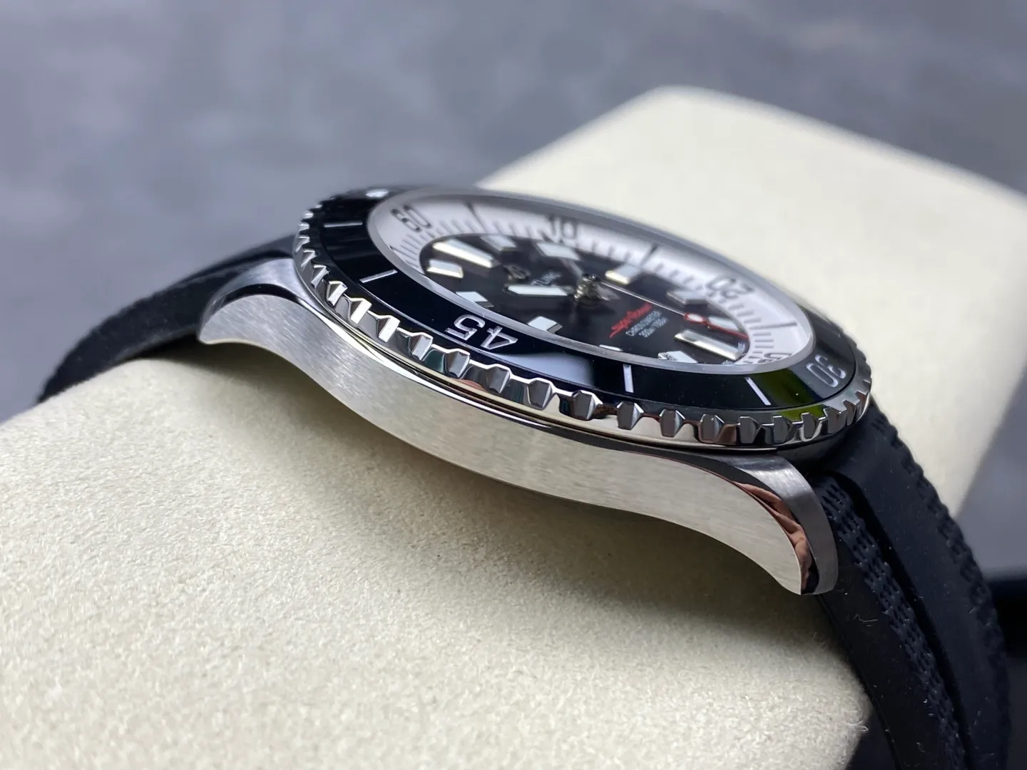 Breitling Superocean 44 SS TF Factory 1:1 Best Edition Black Ceramic Bezel Blue Dial on Black Rubber Strap A2824 23 476aabf75bf2da3 AMO Watch