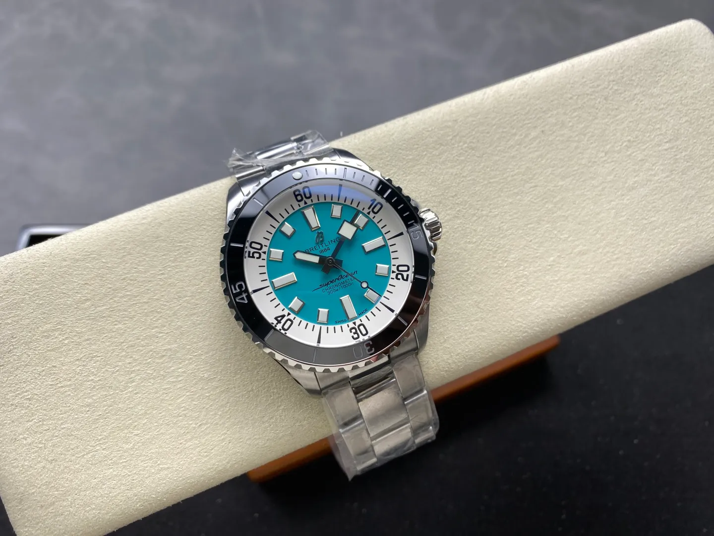 Breitling Superocean 44 SS TF Factory 1:1 Best Edition Black Ceramic Bezel Green Dial on SS Bracelet A2824 22 4e2b4d92db09151 AMO Watch