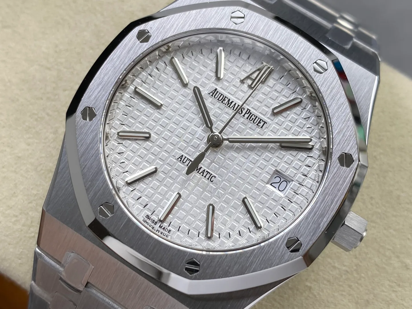 AP Royal Oak 39mm 15300 SS ZF 1:1 Best Edition White Textured Dial on SS Bracelet SA3120 Super Clone 37 9a1fd3107646caf AMO Watch