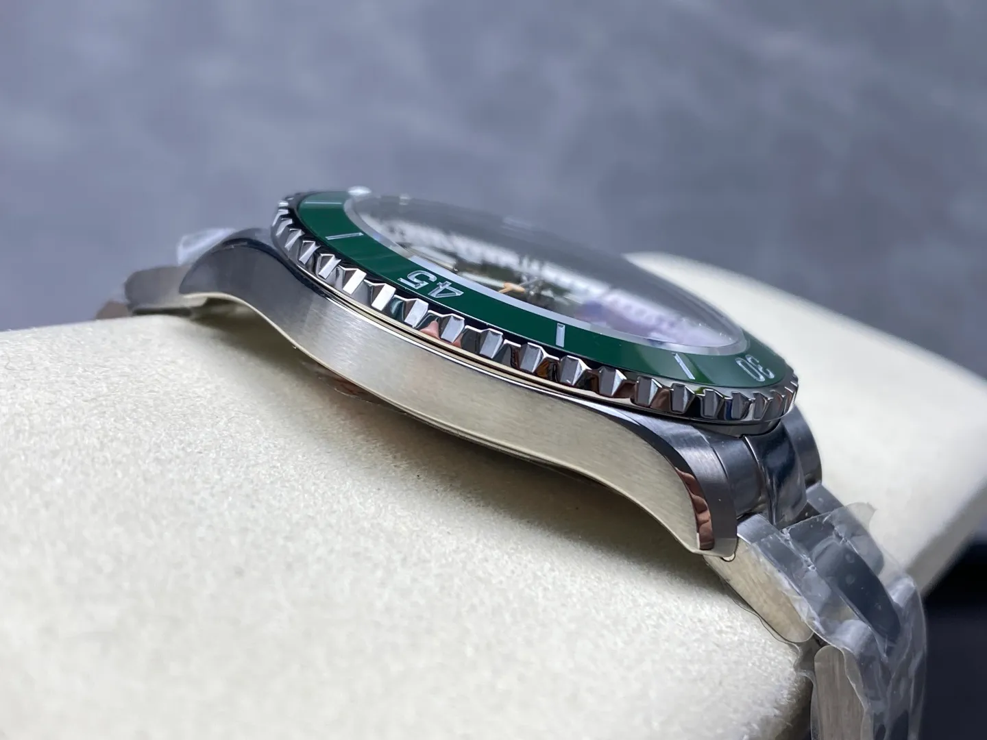 Breitling Superocean 44 SS TF Factory 1:1 Best Edition Green Ceramic Bezel Green Dial on SS Bracelet A2824 24 a2b91af0fec4c5f AMO Watch