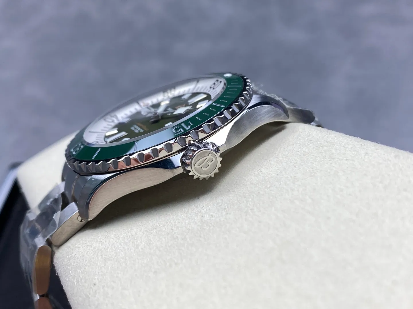 Breitling Superocean 44 SS TF Factory 1:1 Best Edition Green Ceramic Bezel Green Dial on SS Bracelet A2824 25 d7b88eccb6601cd AMO Watch