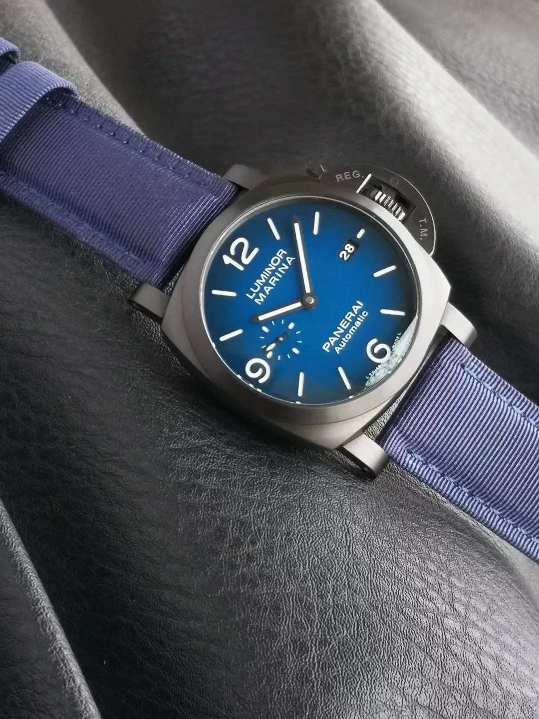 Panerai PAM2319 44mm DLC VSF 1:1 Best Edition Blue Ombre Dial on Blue Nylon Strap Asian P900 22 d840a78229b9547 AMO Watch