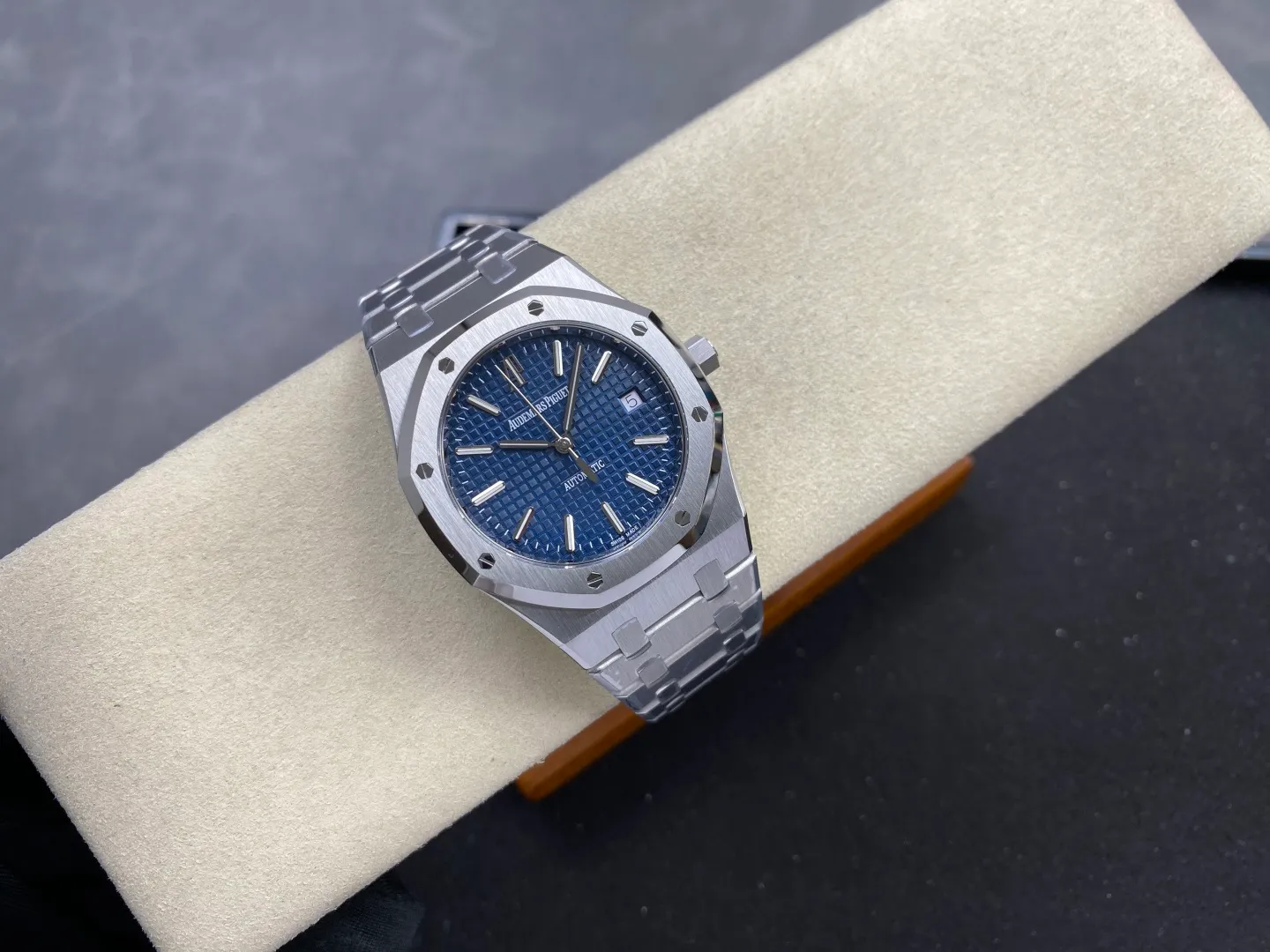 AP Royal Oak 39mm 15300 SS ZF 1:1 Best Edition Blue Textured Dial on SS Bracelet SA3120 Super Clone 37 e72dd9846c29eca AMO Watch