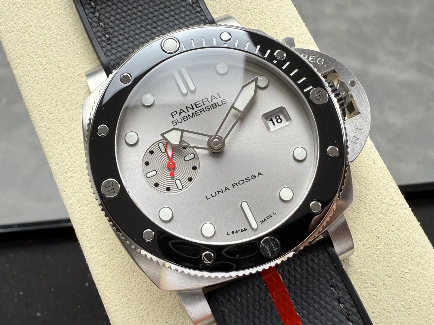 Panerai PAM1681 44mm Luna Rossa Submersible VSF 1:1 Best Edition On Gray Fabric Strap P900 28 ee2e6089a90c75b AMO Watch