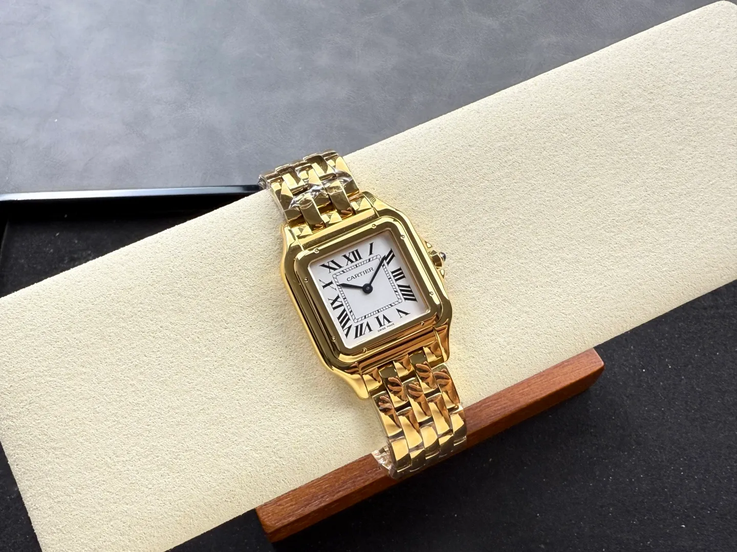 Cartier Panthère 31mm WGPN0051 BVF 1:1 Best Edition YG White Dial on YG Bracelet Ronda Quartz 30 f5526e16dc93cea AMO Watch