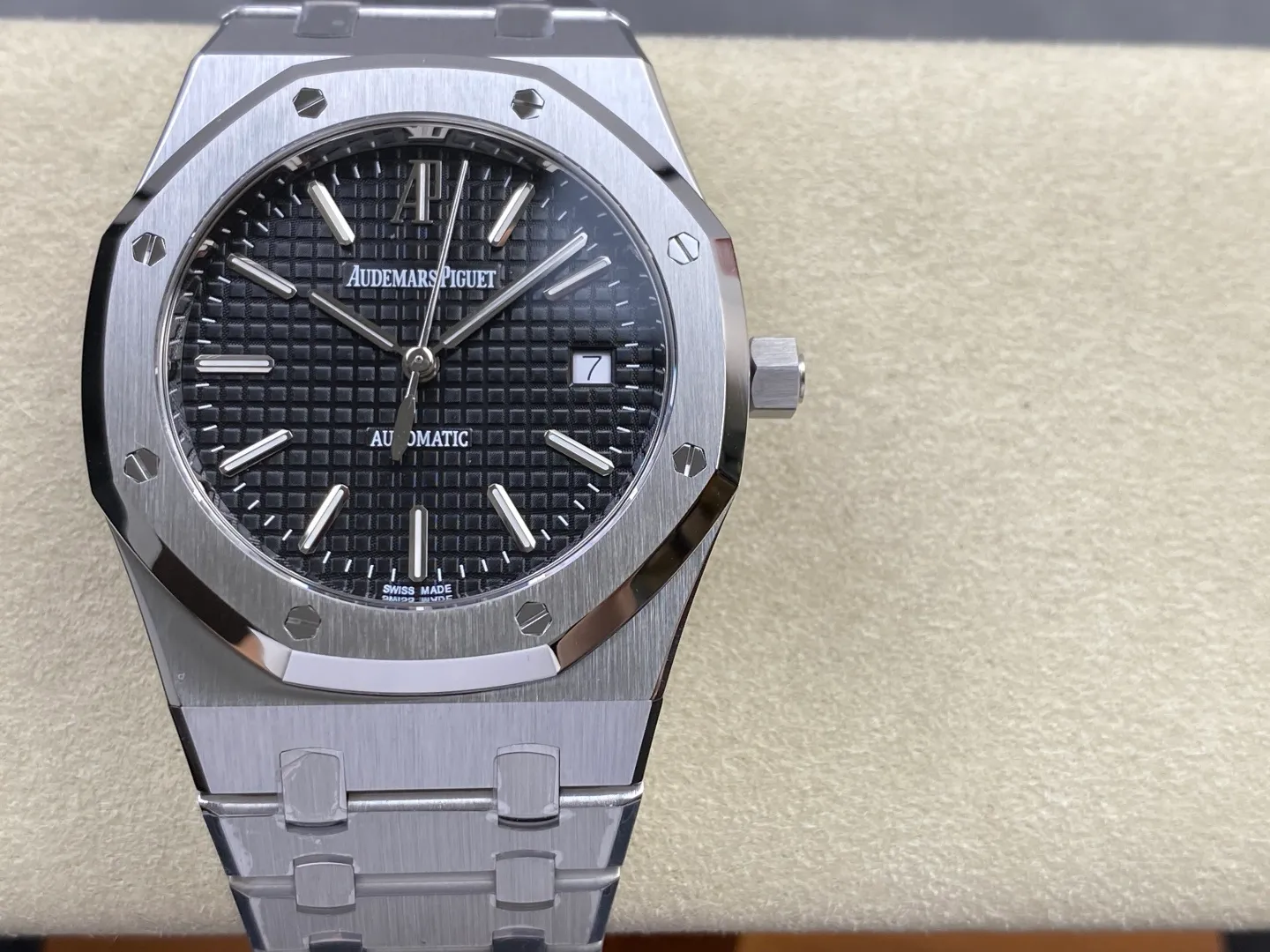 AP Royal Oak 39mm 15300 SS ZF 1:1 Best Edition Black Textured Dial on SS Bracelet SA3120 Super Clone 35 f7c822c67fa0030 AMO Watch