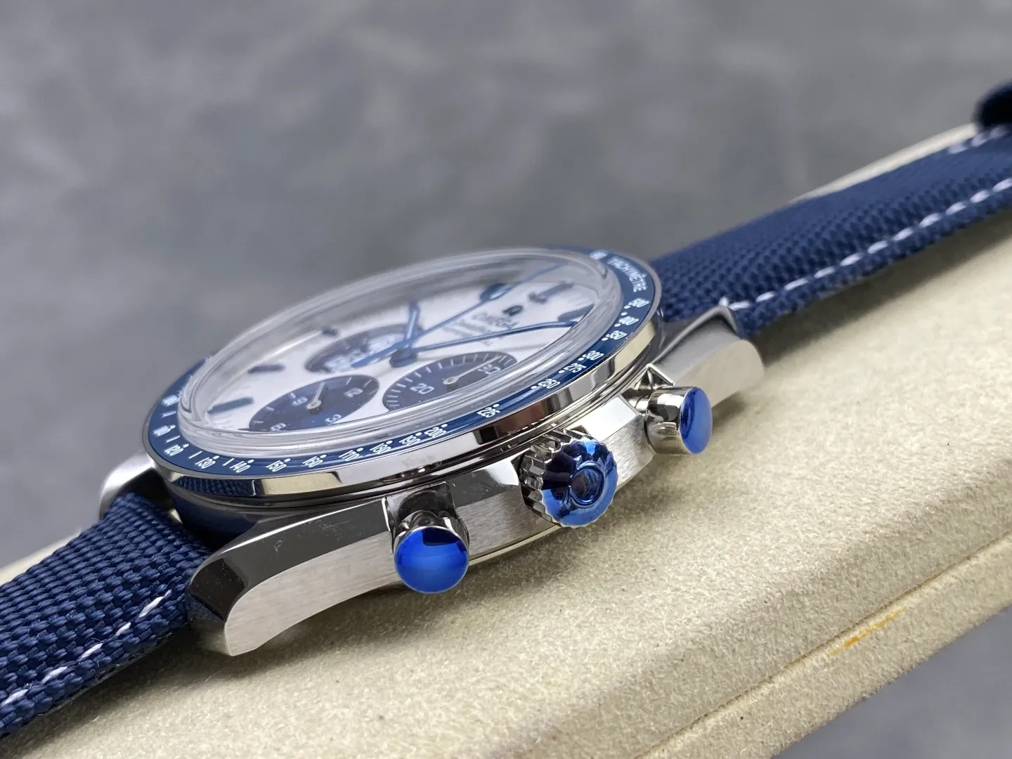 OMEGA Speedmaster Professional “Silver Snoopy Award” 50th Anniversary SMF 1:1 Best Edition A3861 36 0f495cd8502fa03 AMO Watch