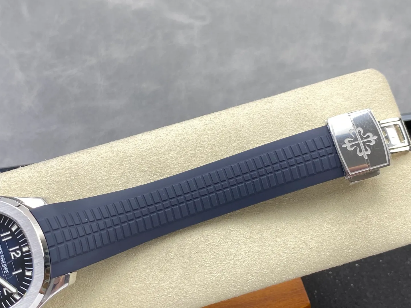 PP Aquanaut 5168G 42mm SS DDF 1:1 Best Edition Green Dial on Green Rubber Strap DPB330 Super Clone (Weighted) 47 3bc18f1eecac5d6 AMO Watch