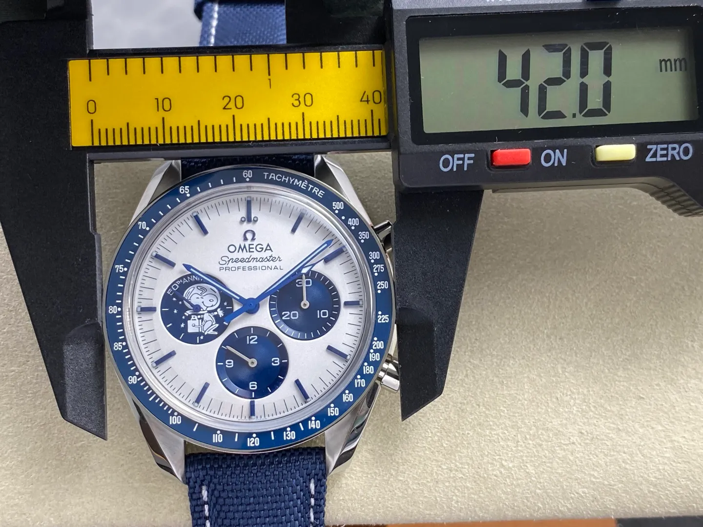 OMEGA Speedmaster Professional “Silver Snoopy Award” 50th Anniversary SMF 1:1 Best Edition A3861 42 d9e4b87a85f2dc1 AMO Watch