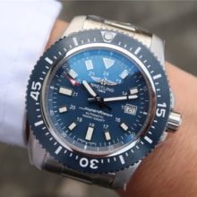 ¥2780    百年灵超级海洋44mm特别版腕表。男士腕表，精钢表带，自动机械机芯，密底