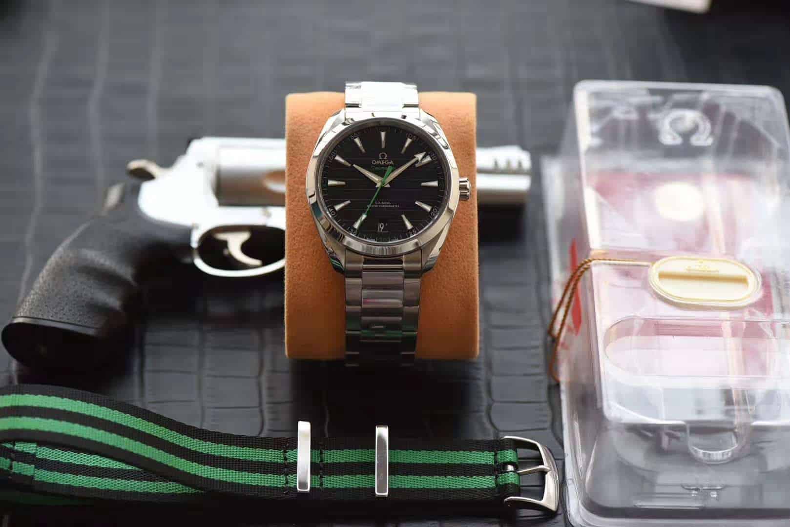 892e8a3ac818688 AMO Watch