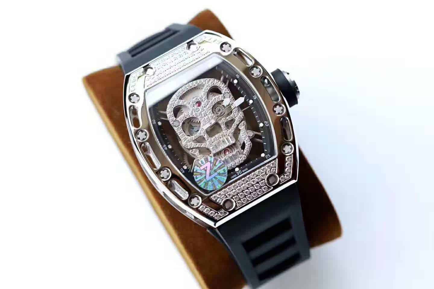 f49856790c3360b AMO Watch