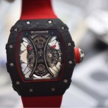 ¥2500 理查德米勒RM53-01 这款腕表充满动感与活力 表壳由极为坚固抗震防损的TPT碳纤维加工制成
