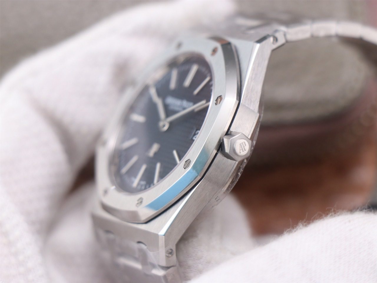 6c556f809e2353b 73 AMO Watch