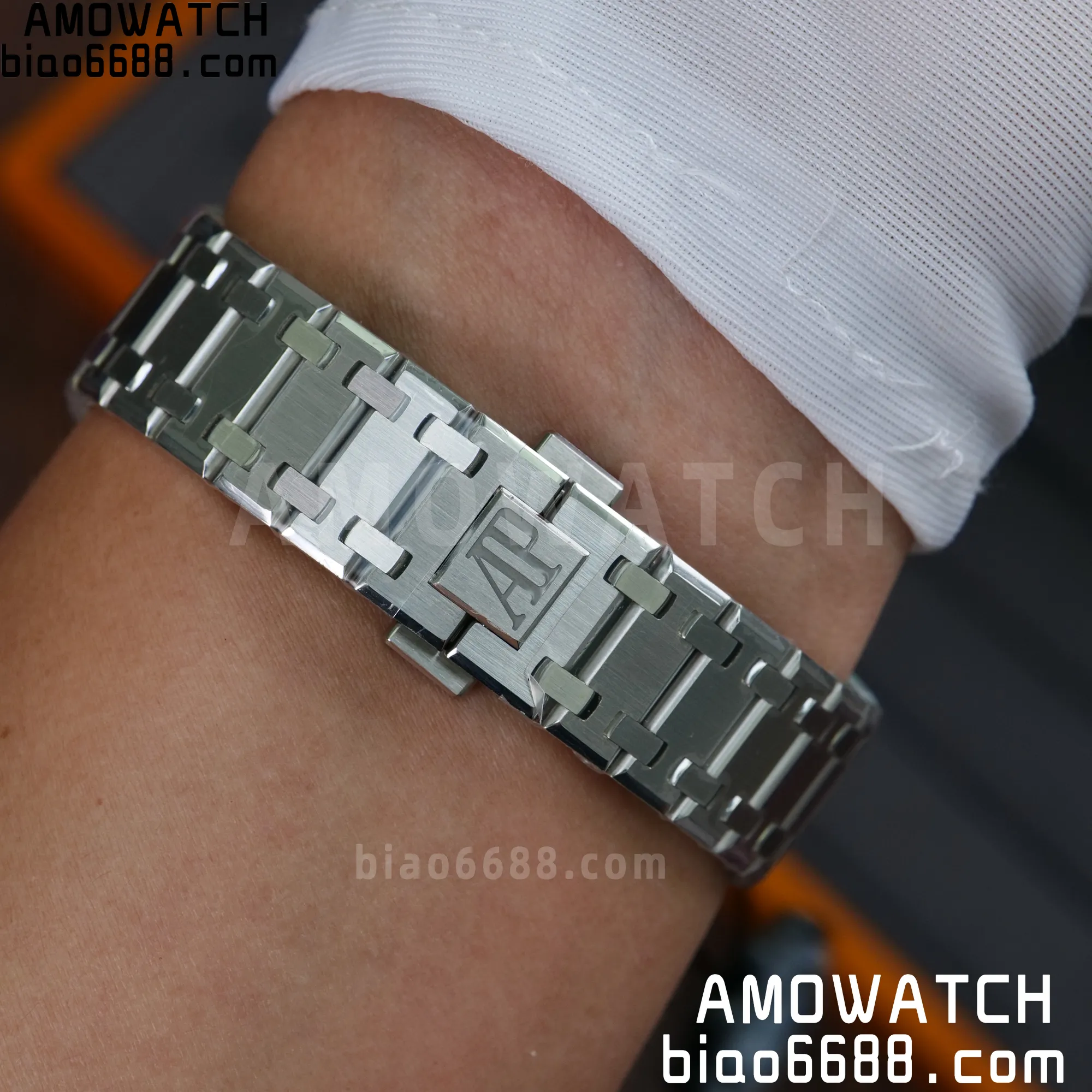 102fe369f52a57d AMO Watch