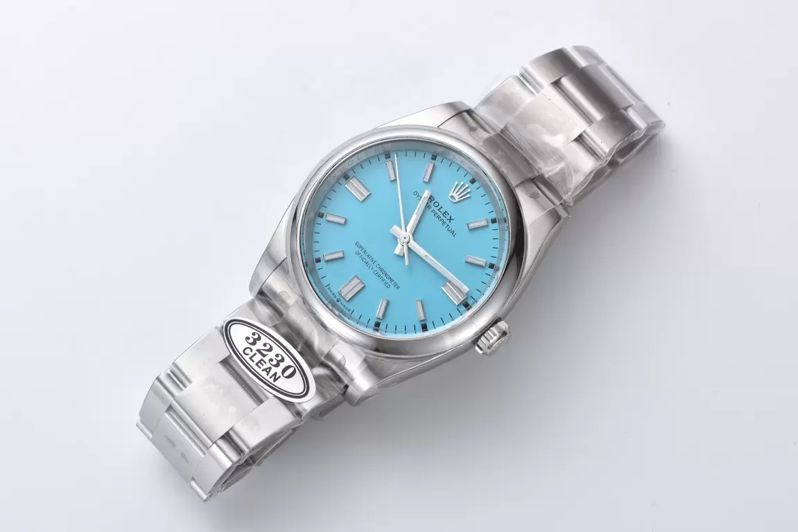 5e0104ebbd6d388 AMO Watch