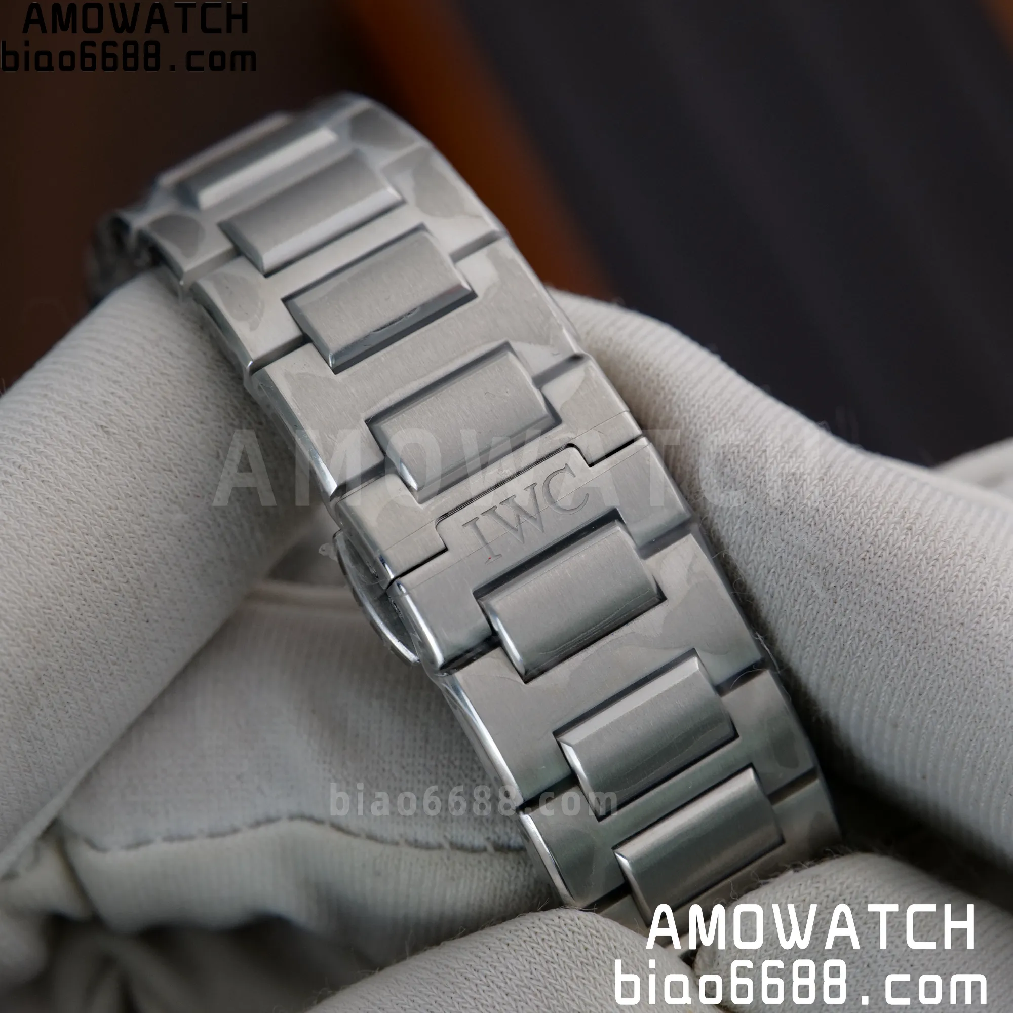 87915389892dfc9 AMO Watch