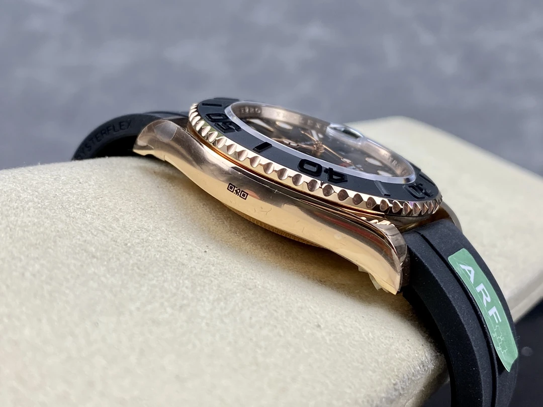 06c8387e4b177db AMO Watch