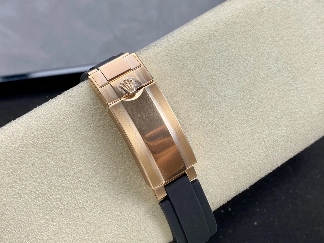 eca4720a25e23f5 AMO Watch