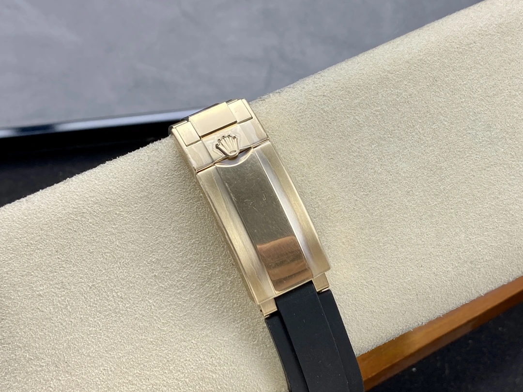 ed548ebbc6035af AMO Watch