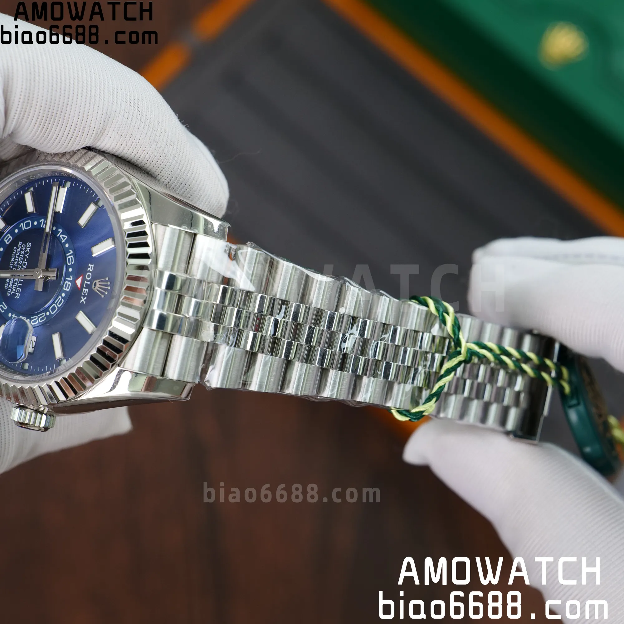 730ad4f91d1b536 AMO Watch