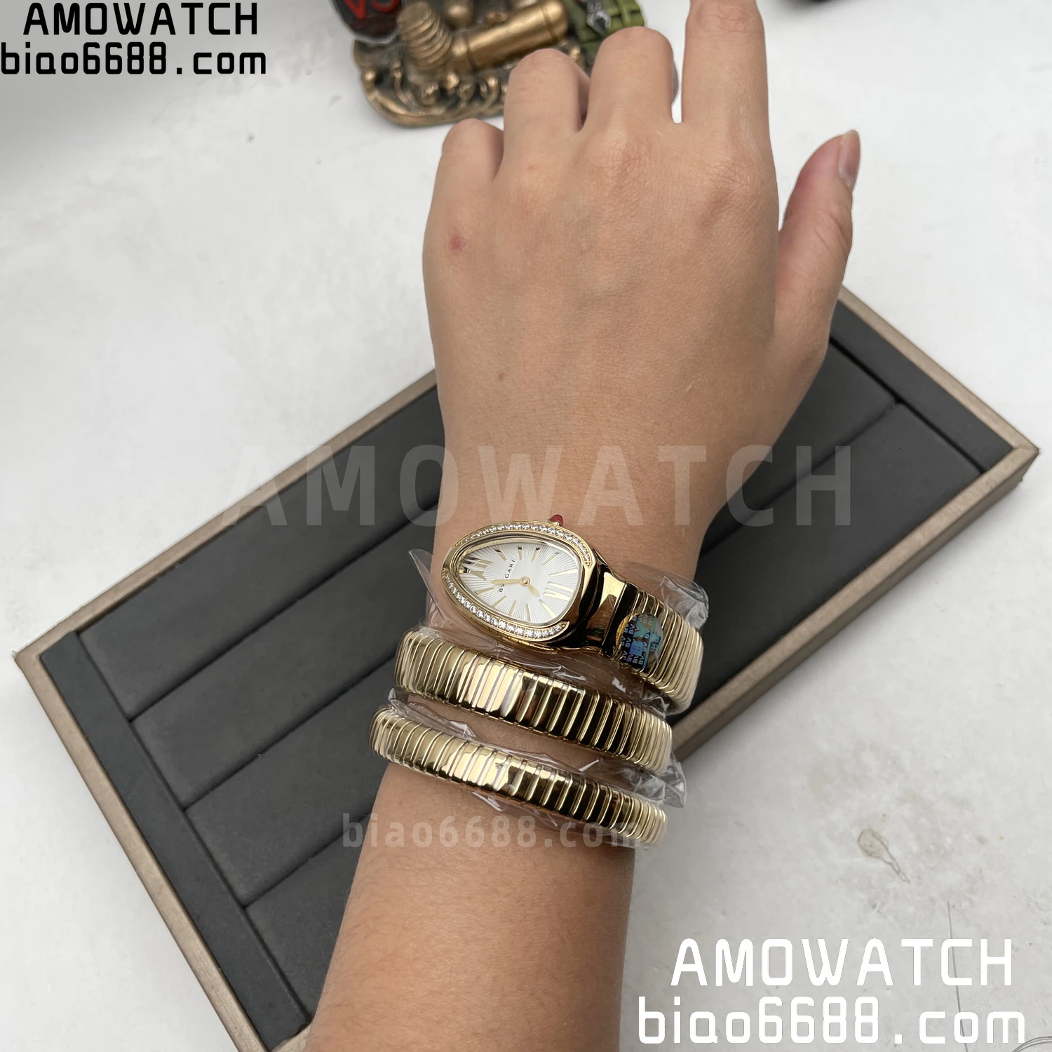 8bbeea25f9d7425 AMO Watch