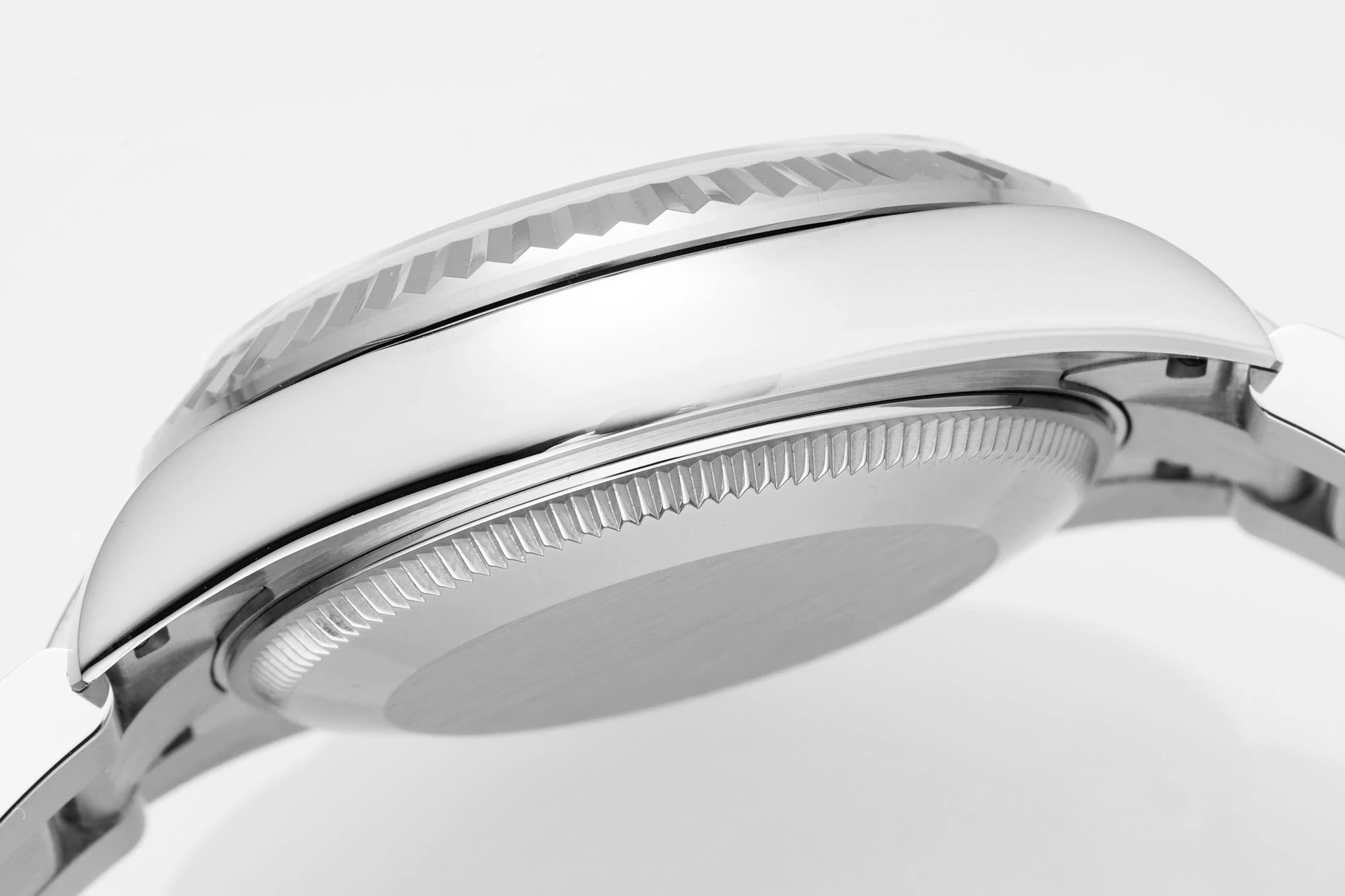 0561d8430079084 AMO Watch