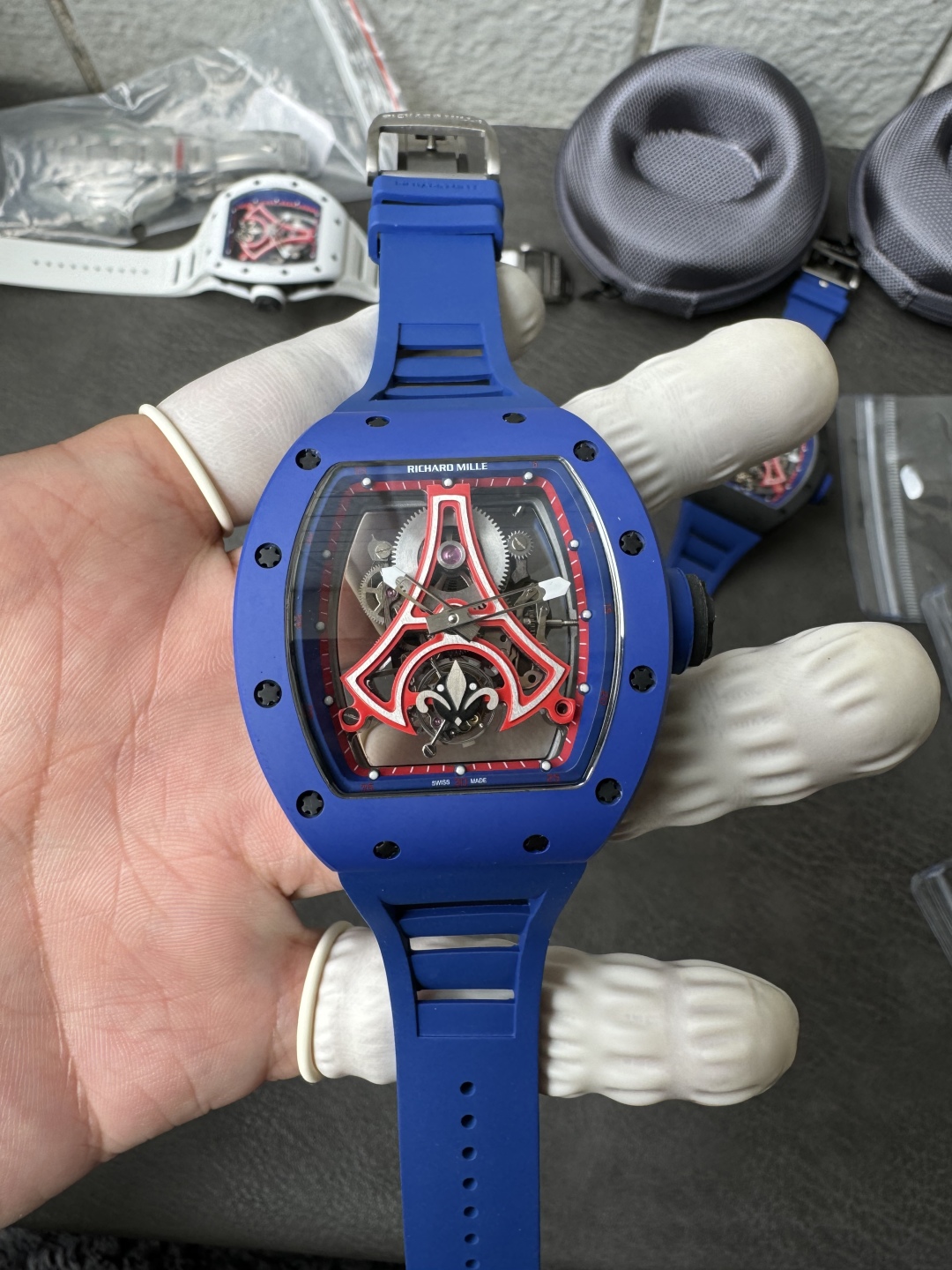 2c98728c9b405d6 AMO Watch