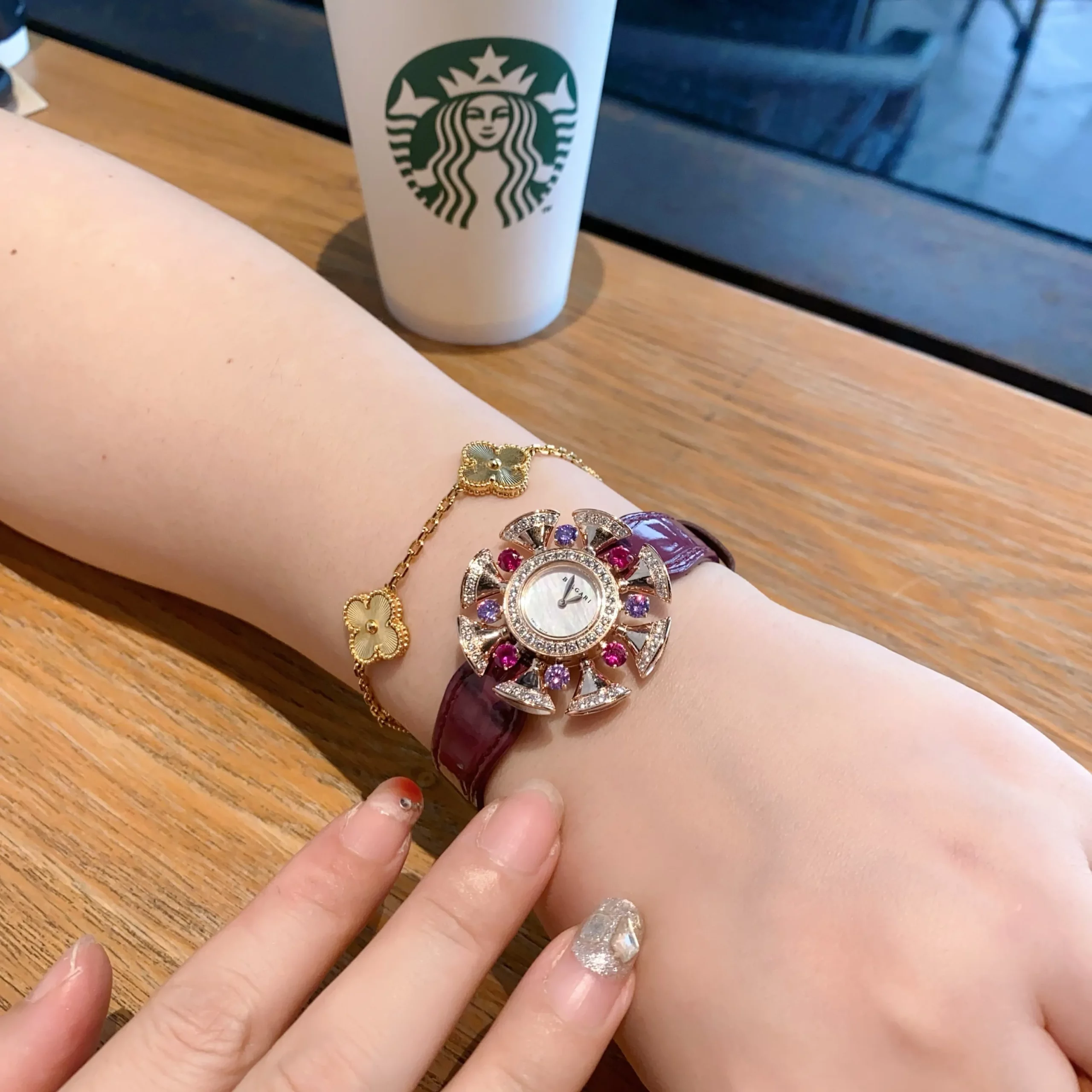 2f7a21cb5617d92 scaled 阿默表行AmoWatch