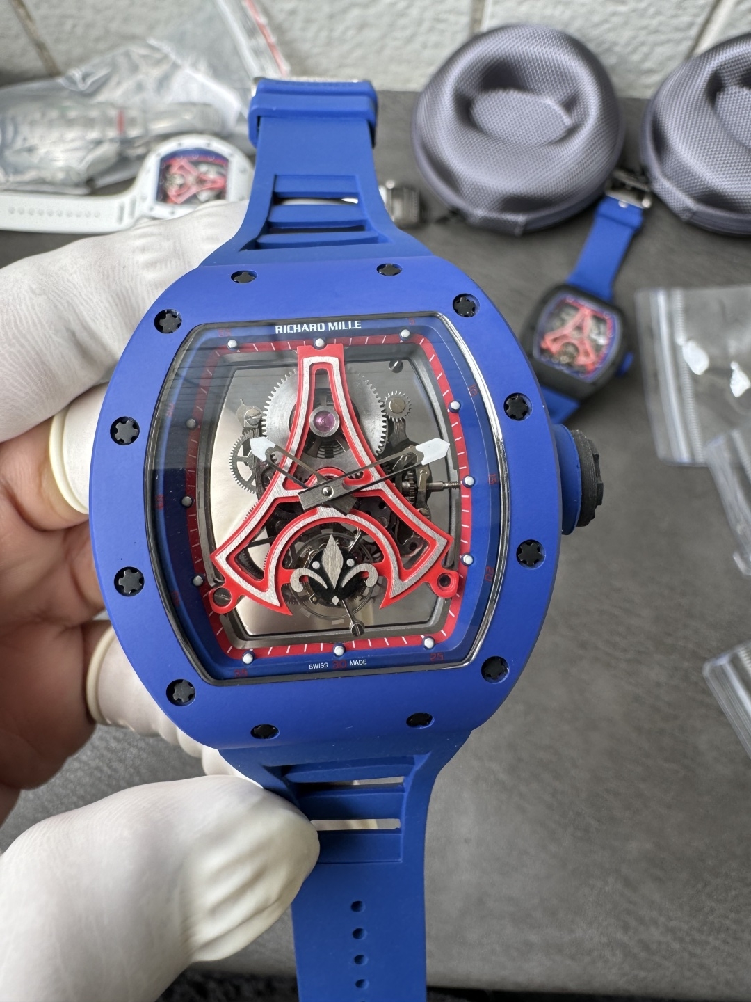 4f76eae6e62a892 rotated AMO Watch