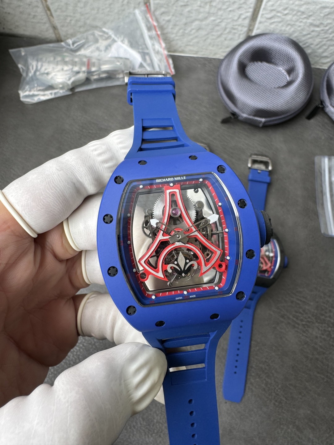 b2d18c9b1efdf92 AMO Watch