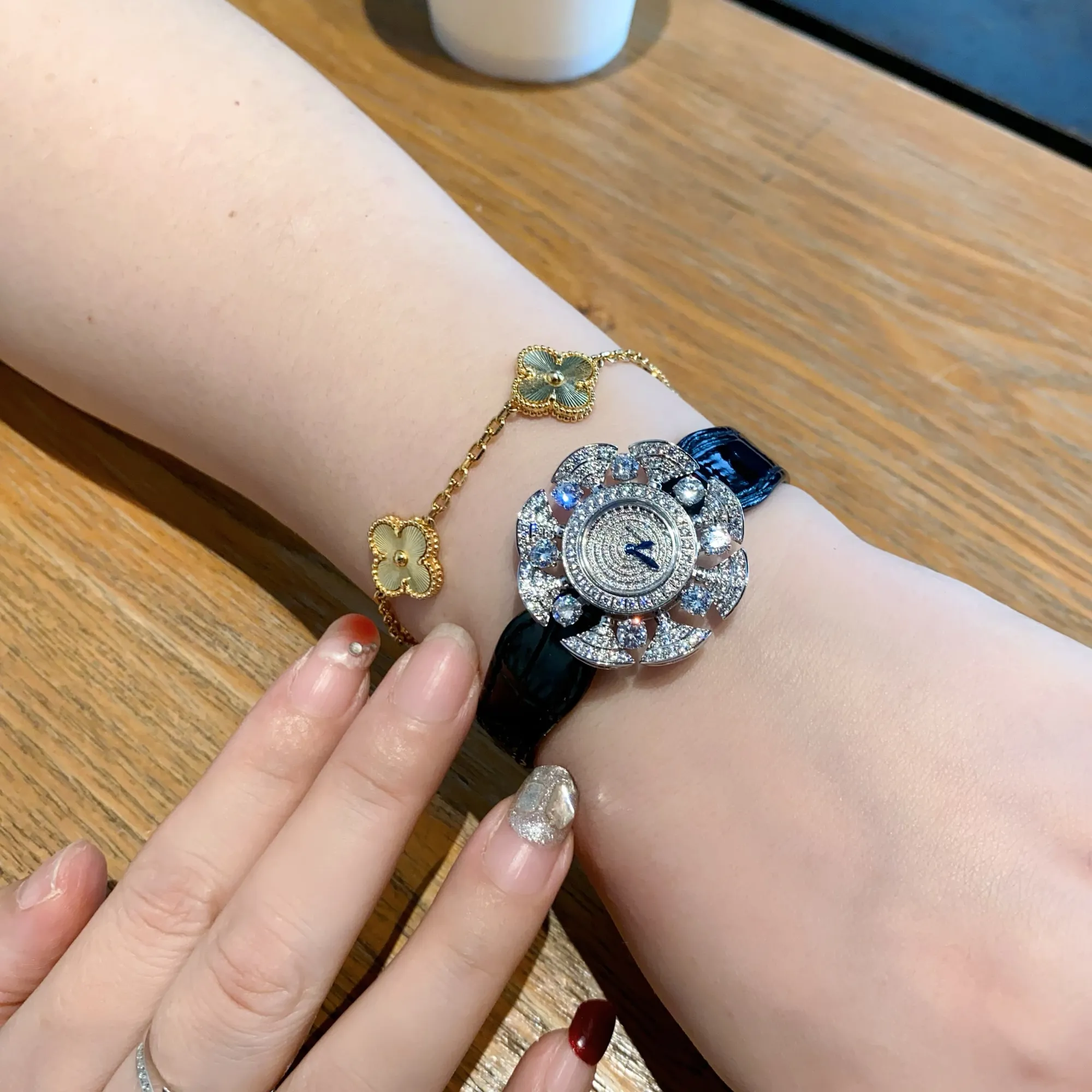 d2a16d7c841265e 阿默表行AmoWatch